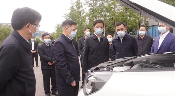 云南省委副书记、省长王予波带队到 尊龙新版人生就是博动力开展调研